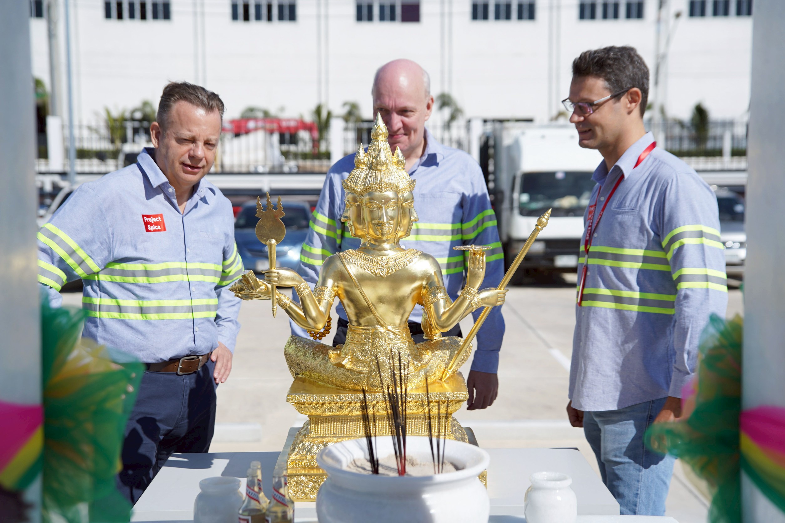 BRAHMA SPIRIT HOUSE CEREMONY – LOTUS BAKERIES